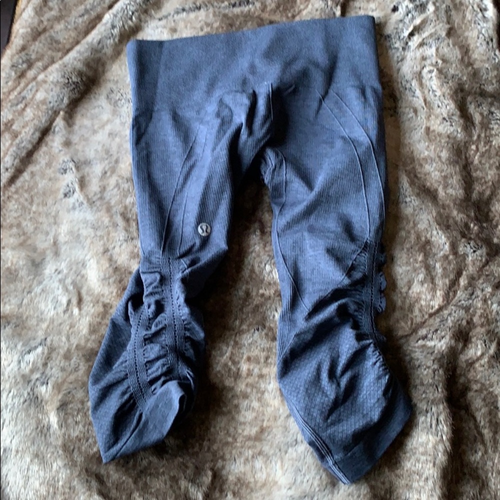 Lululemon In the flow crop seamless size 2